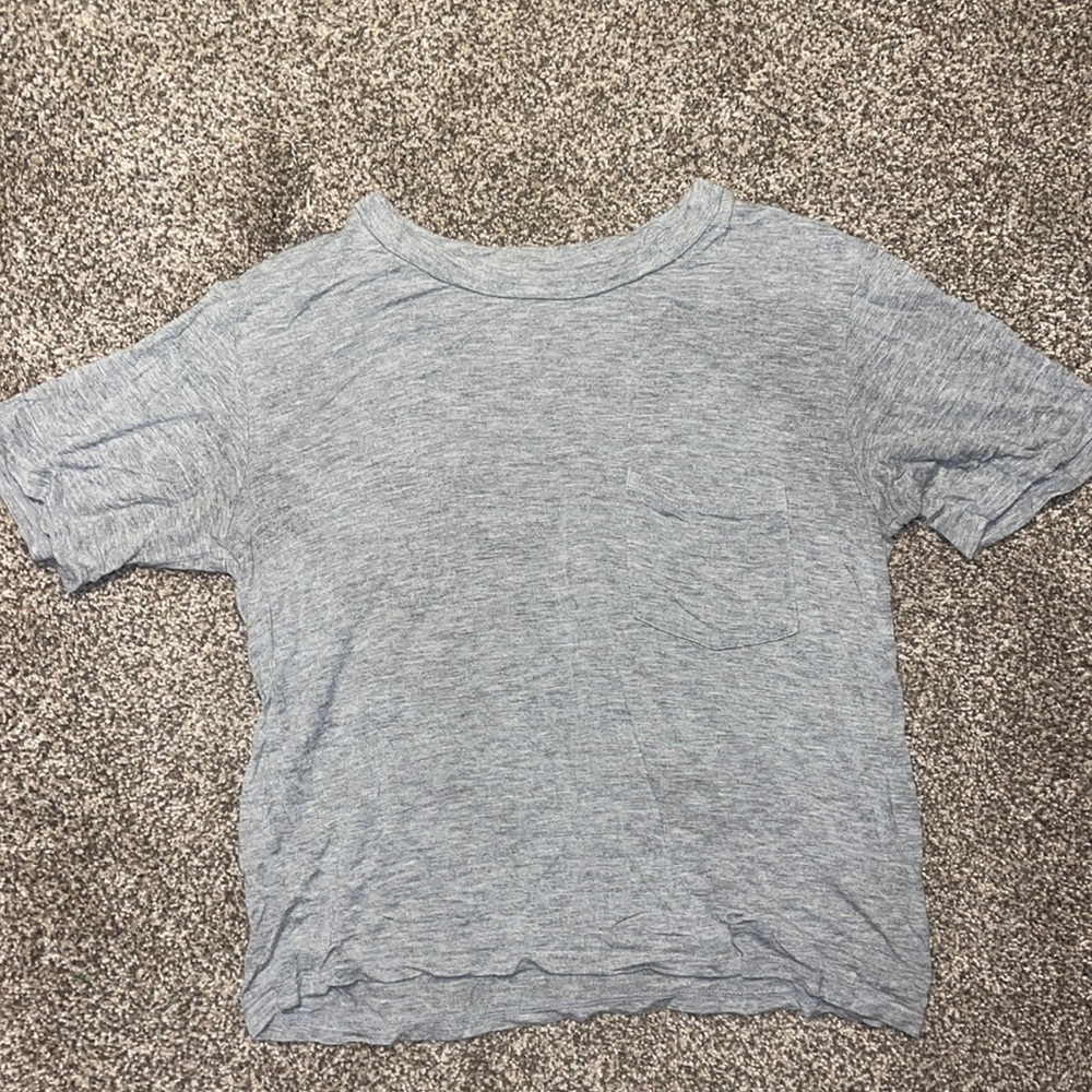 Gray crop top with pocket